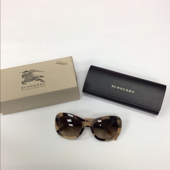 Burberry sunglasses - Picture 1 of 2